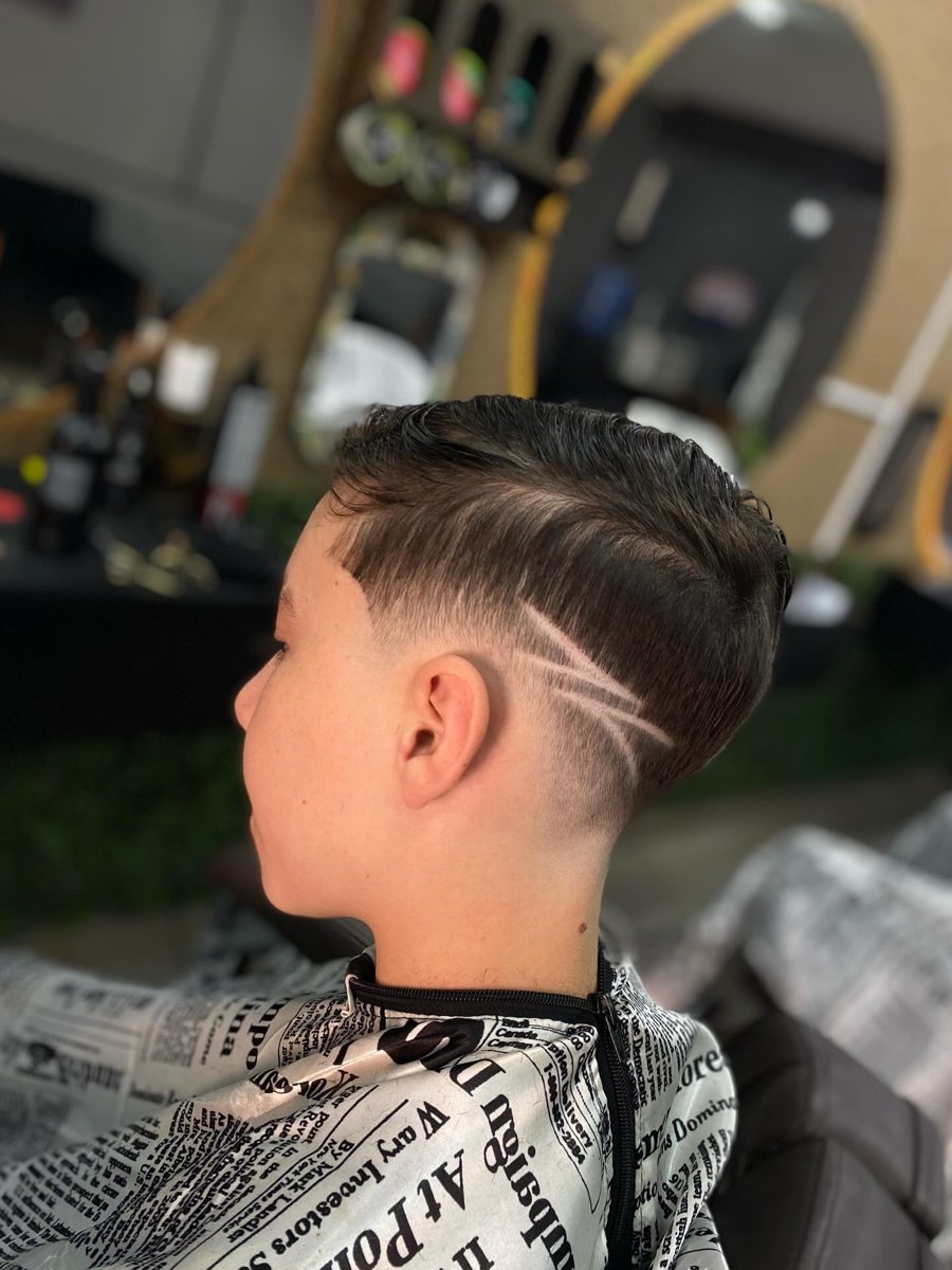 Corte com desenho na lateral feito na Lapixa du Corte